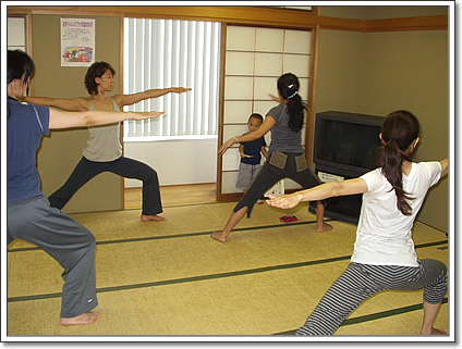 子連れでヨガ