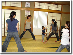 子連れでヨガ